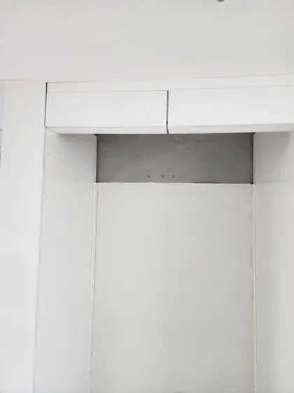 냉장고장 수리 — 높이를 맞춘 상부장